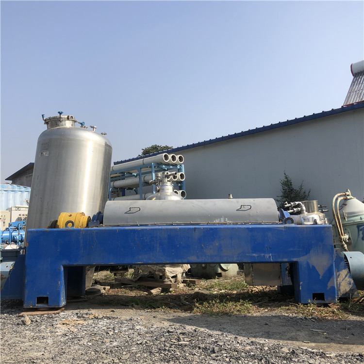 出售九成新离心机卧式螺旋沉降离心机卧污泥脱水离心机