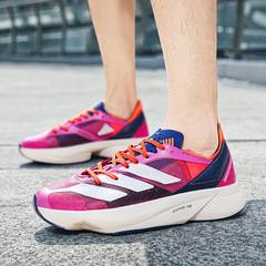 サマースポーツシューズ 2025 新しいメッシュランニングシューズファッショナブルで快適で多用途の男性と女性のカップルシューズメンズトレンディシューズ