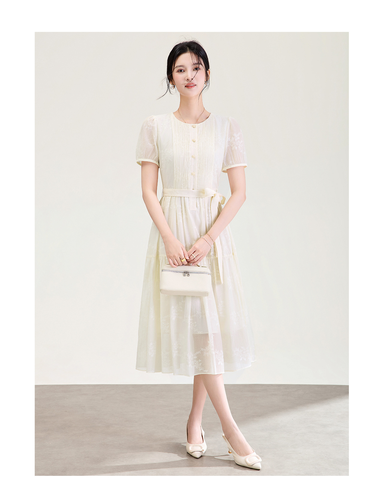 Váy maxi thêu hoa tay ngắn chất liệu tencel mềm mại — màu đen chi tiết 12