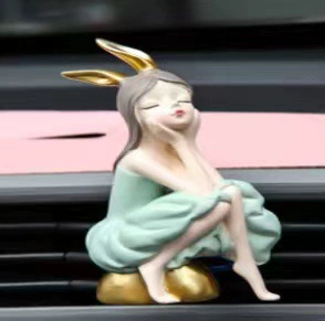 Green girl waiting