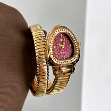 ����¿�r���й����^�Ƕ�ʯ��ɫ���Κ��|��Ůʿ�ֱ�