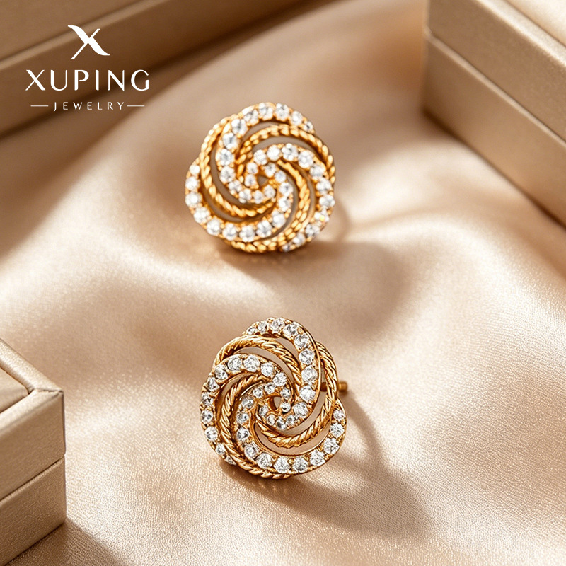 Xuping nueva aleación de moda galvanizada 18k piedras preciosas artificiales estilo ruso retrógrado temperamento simple orejas