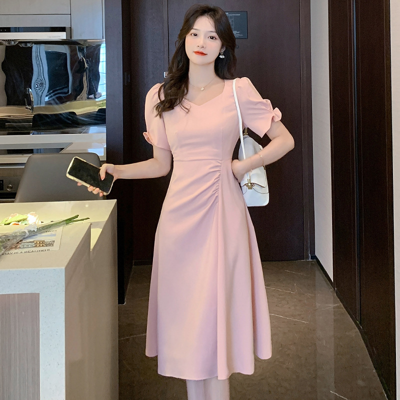 法式温柔风粉色连衣裙女夏季2023新款修身气质优雅高级感别致长裙