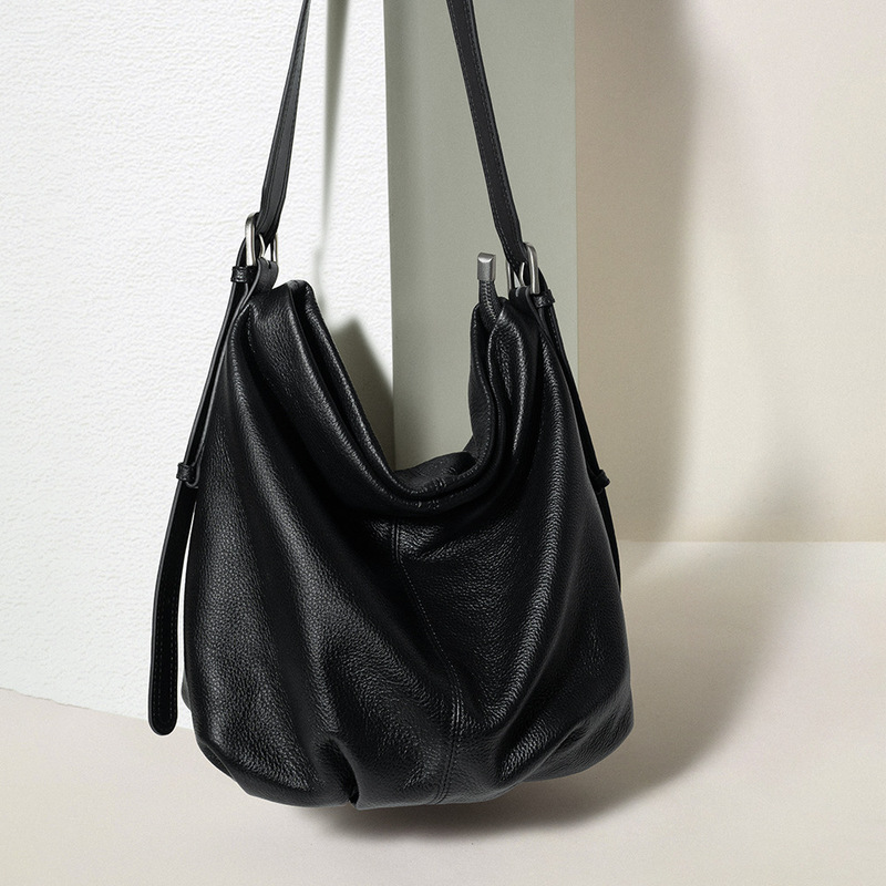 2026 New Style Shoulder Bag, Genuine Leather Large Bag, European and American Style First-Layer Cowhide Tote Bag, Large Capacity, Simple Casual Women's Bag 2026 New Style Shoulder Bag, Genuine Leather Large Bag, European and American Style First-Layer Cowhide Tote Bag, Large Capacity, Simple Casual Women's Bag