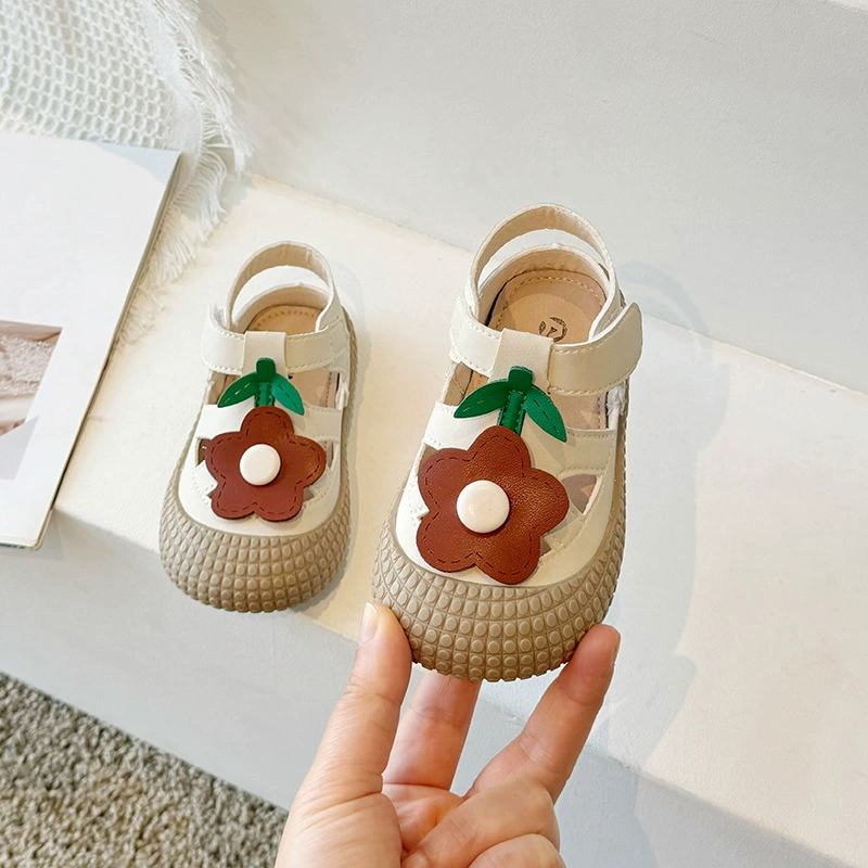 Баотоу сандалии для девочек 2024 летний новый стиль маленькая девочка обувь принцессы нескользящая мягкая подошва для детей 1-3 года 5 детских ботинок