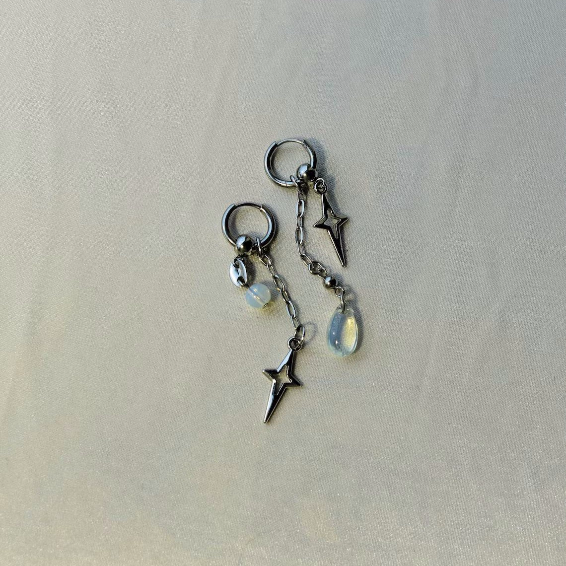 Cross -border Arctic earrings Low allergenic protein stones not matched Y2K Gothic alternative cute fashion drooping