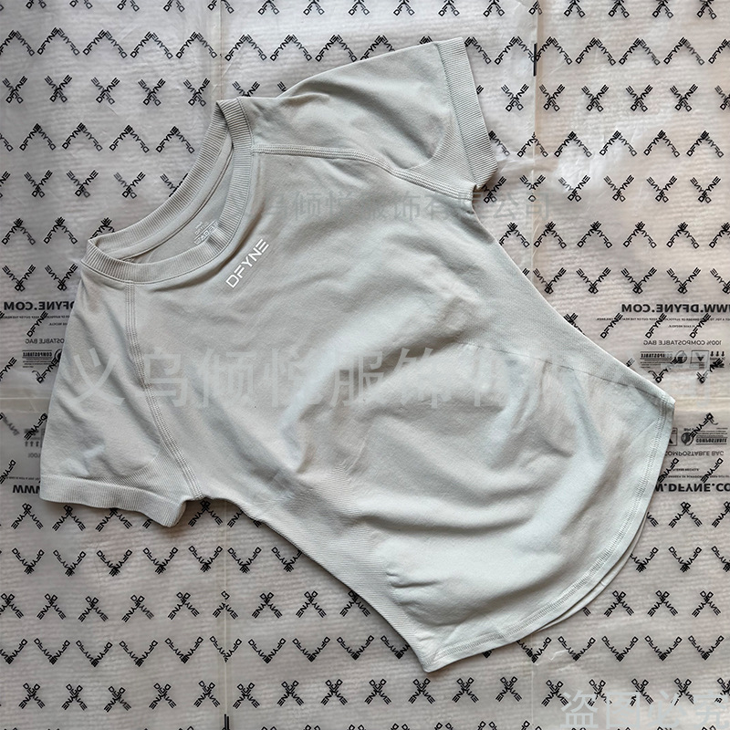 Aliexpress nuevo DFYNE mangas cortas mate nylon alta elástica cuerpo apretado sin bordas de acondicionamiento deportivo T mangas cortas