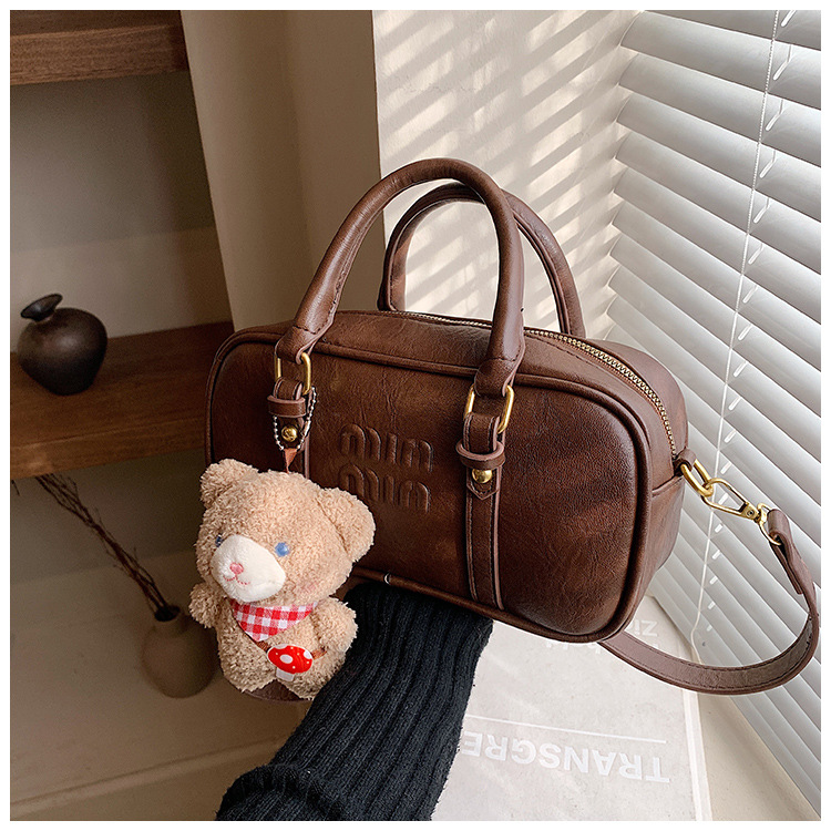 Cross-border hand-held bowling bag for women in autumn and winter 2025, new retro commuter pillow bag, large capacity crossbody bag undefined