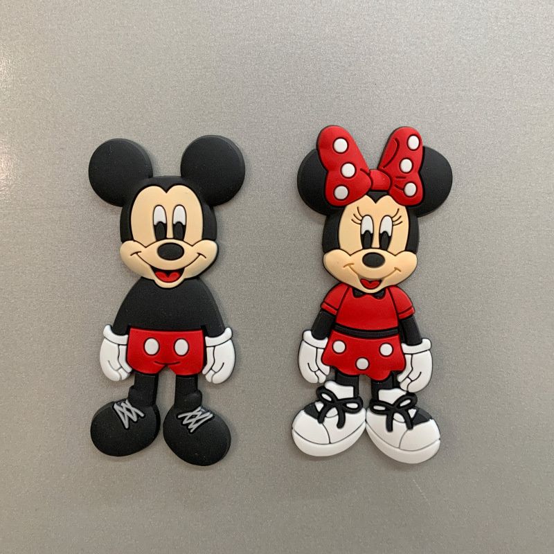 서있는 미키와 미니 냉장고 자석 쌍
