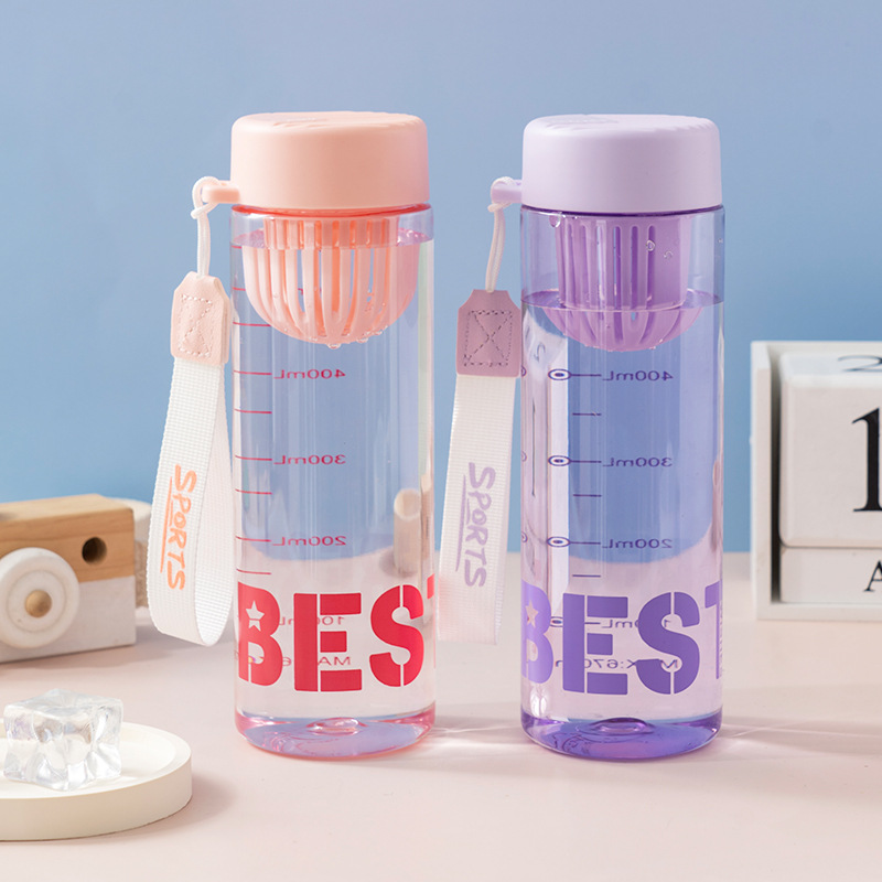 Taza de agua de plástico portátil con compartimento de té Yitong Taza de espacio 670ml Taza deportiva de plástico simple resistente a altas temperaturas para estudiantes al por mayor