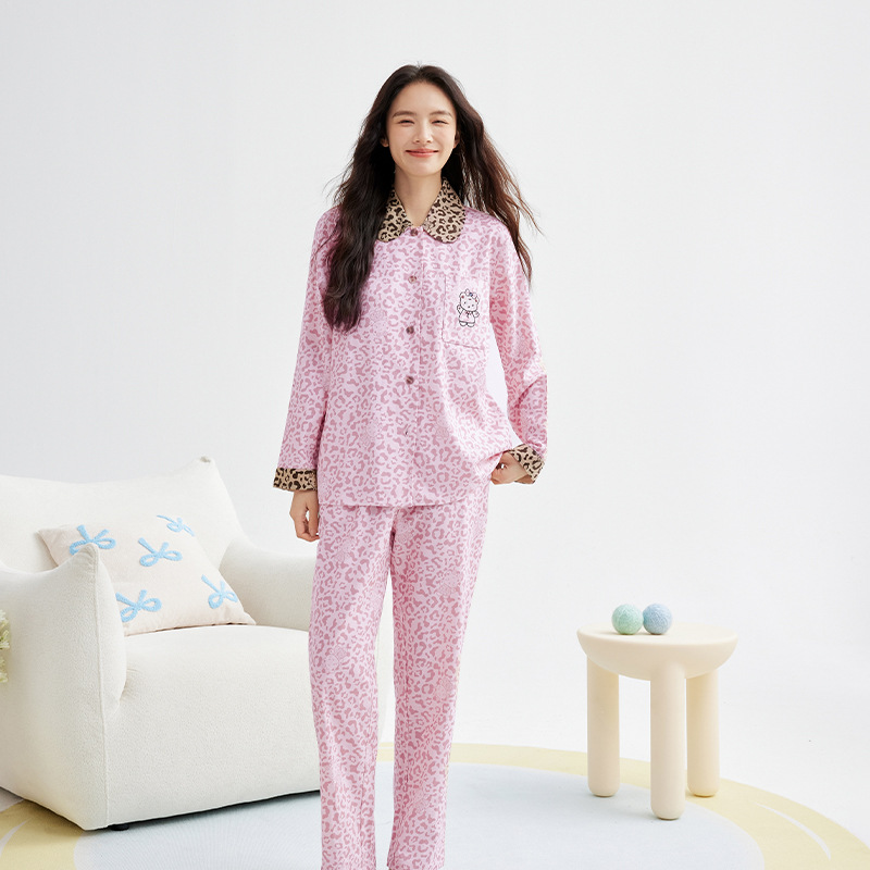 Pajamas bordados de algodón para parejas, pijamas de algodón de invierno y otoño, ropa de vestir para mujeres, se pueden usar fuera.
