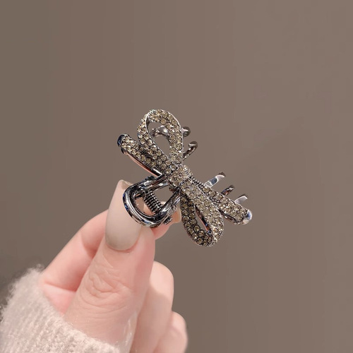 Cute Japanese-style black hair clip with water pearl butterfly bow, hair clip for girls, bangs clip, fashion top clip, half-updo, small size, summer