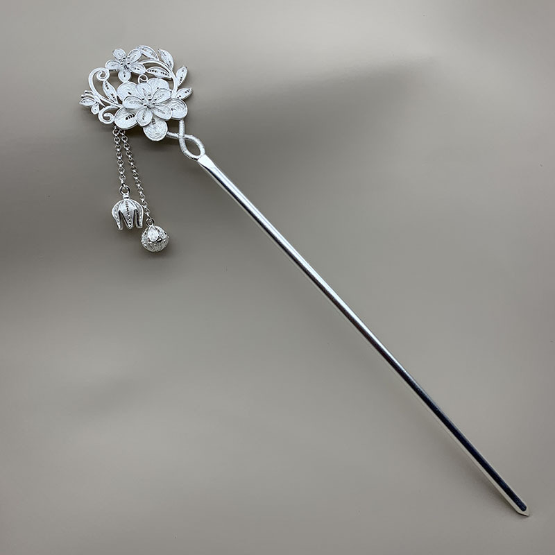 足銀の金メッキのかんざしの花の糸の工芸は花を作って蝶の漢服の新婦を引き連れます。