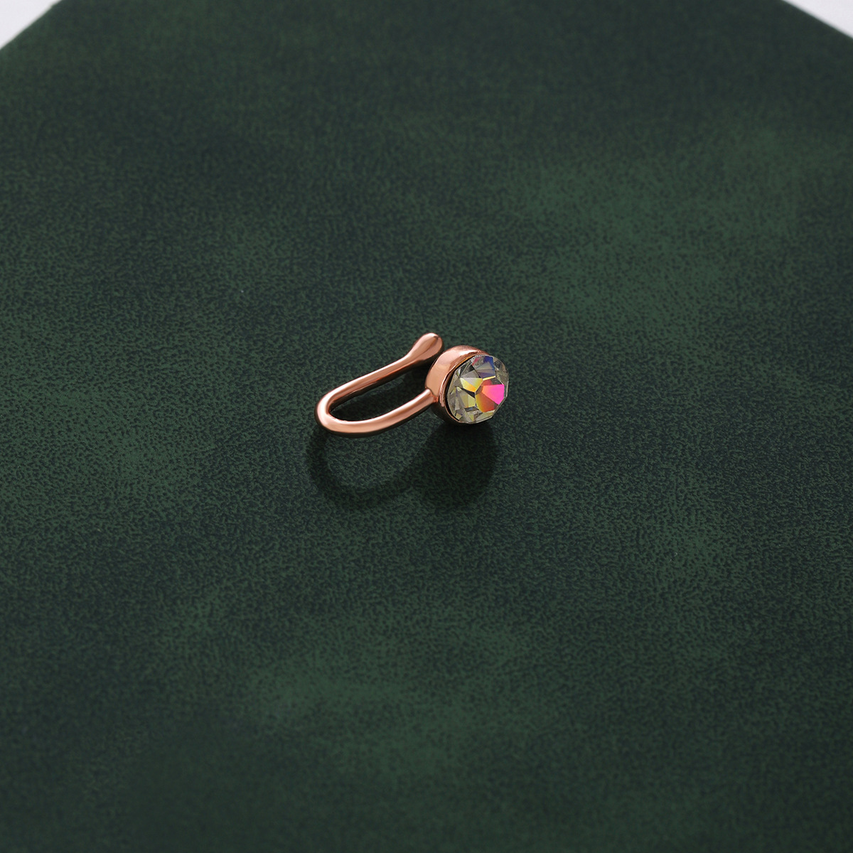 Cross-Border Simple Exquisite Inlaid Diamond Leaf Rose Flower Foreign Trade Jewelry Stud European And American_voghion.com