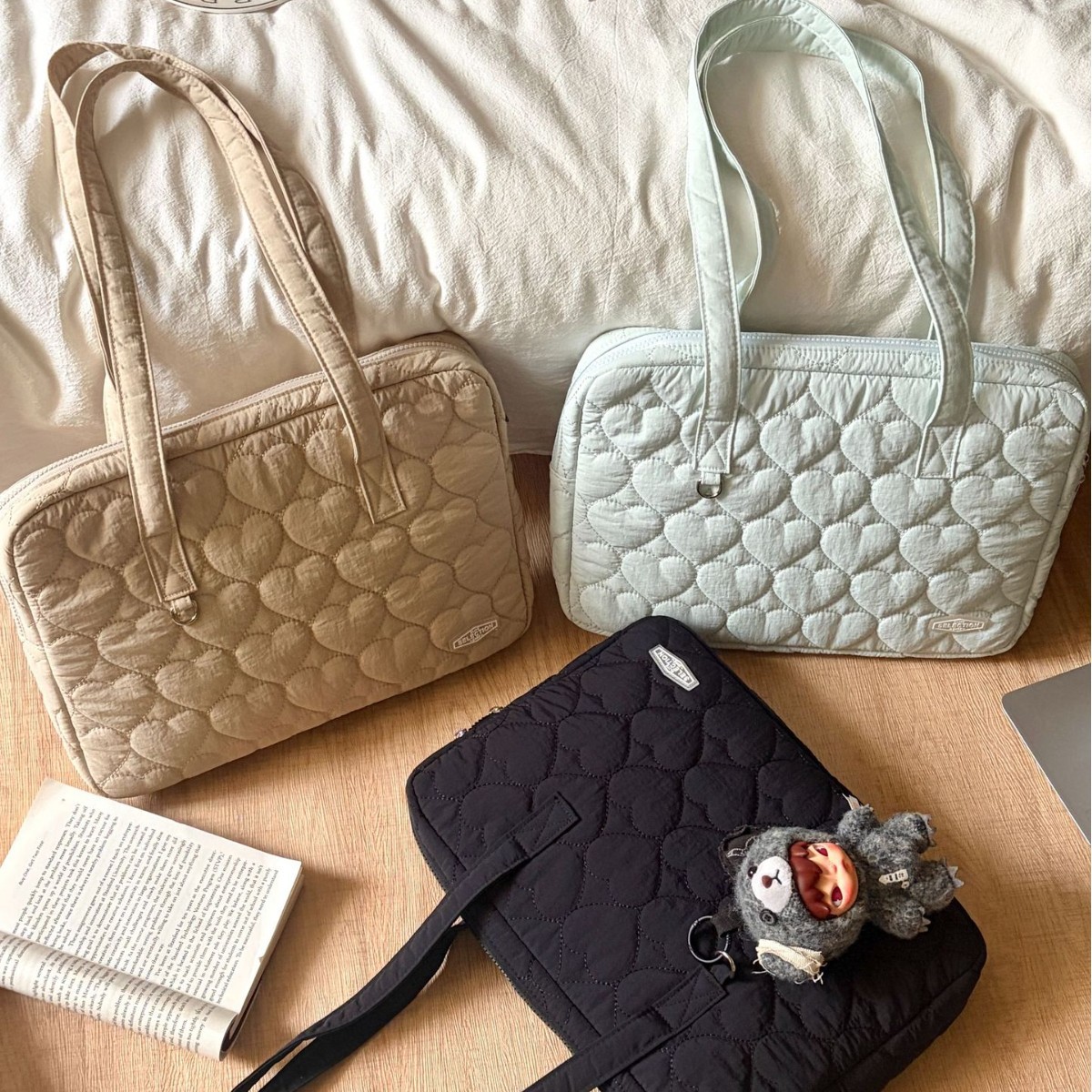 New Korean ins quilted embroidered heart-shaped large-capacity shoulder computer bag suitable for Macbook 13.6inch for women