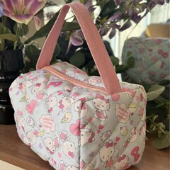 新しい漫画かわいいハローキティ猫大容量化粧品バッグハンドバッグ便利で多用途な収納袋