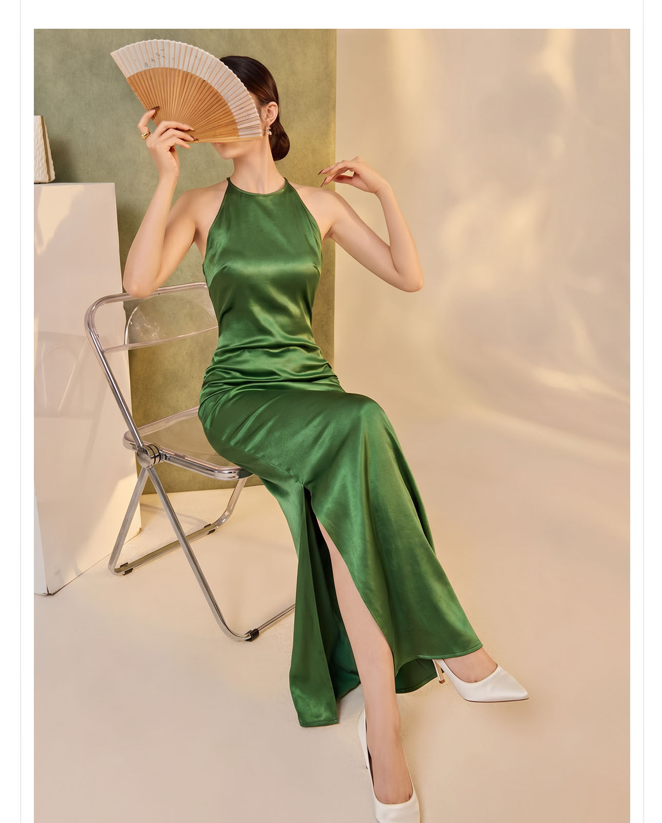 Đầm maxi thắt eo xếp ly cắt chéo — màu xanh đậm chi tiết 3