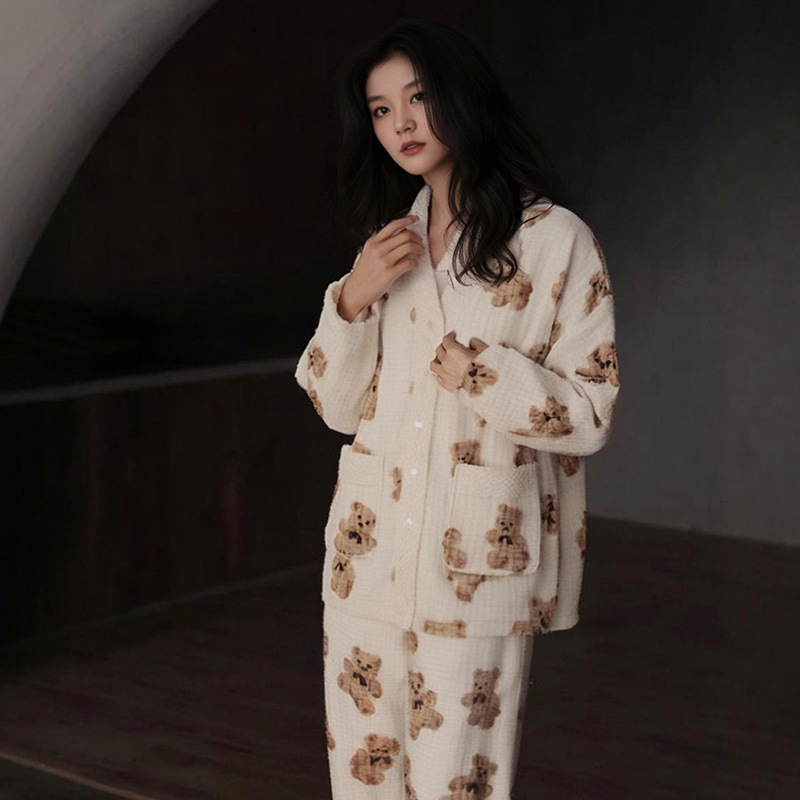 Coral velvet pajamas ladies winter bear warm padded flannel home clothes plus size suit a generation of hair