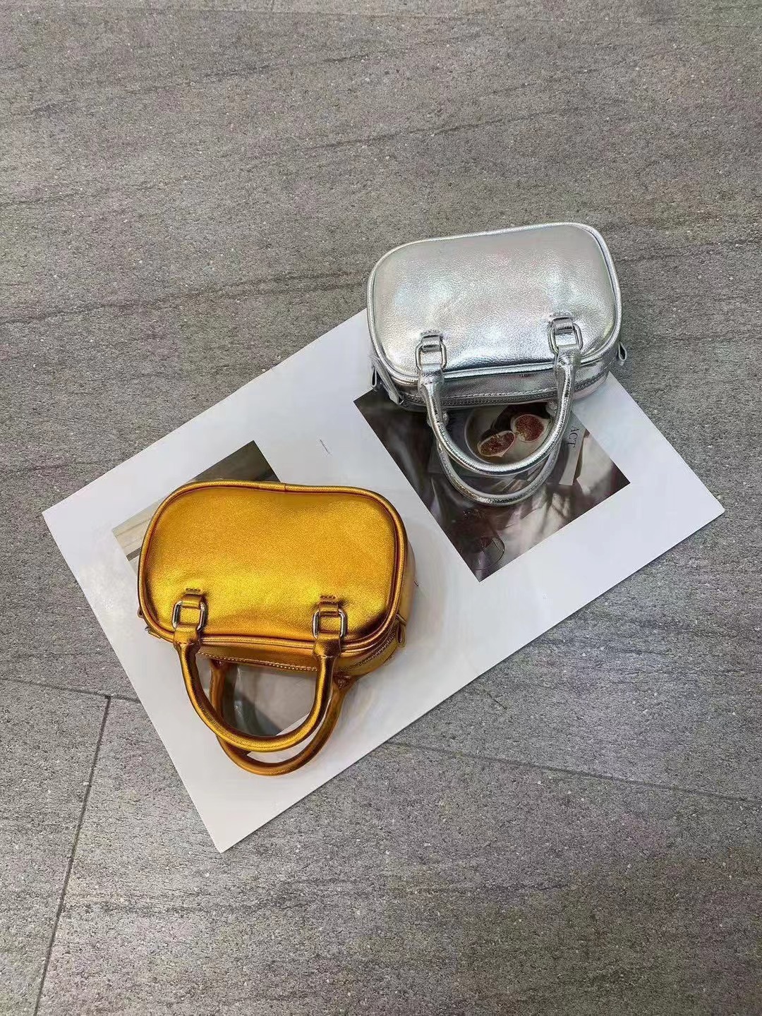 2024 Vår/Sommer Ny, fasjonabel, allsidig, gull- og sølvfarget liten, firkantet crossover-veske med mobiltelefon, trend for dame_voghion.com