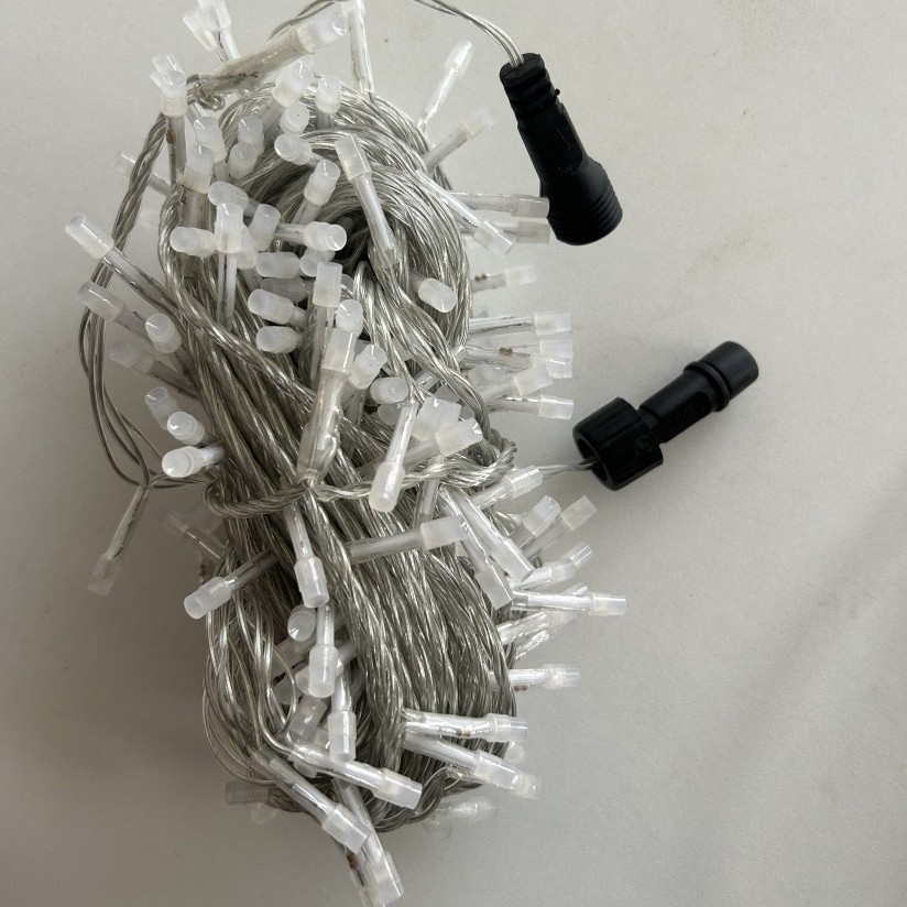 Lámpara de color RGB, cadena de luz que cambia de color, impermeable, decoración de patio al aire libre, luz de cortina, luz de red, estilo explosivo, luz de color al por mayor de Amazon