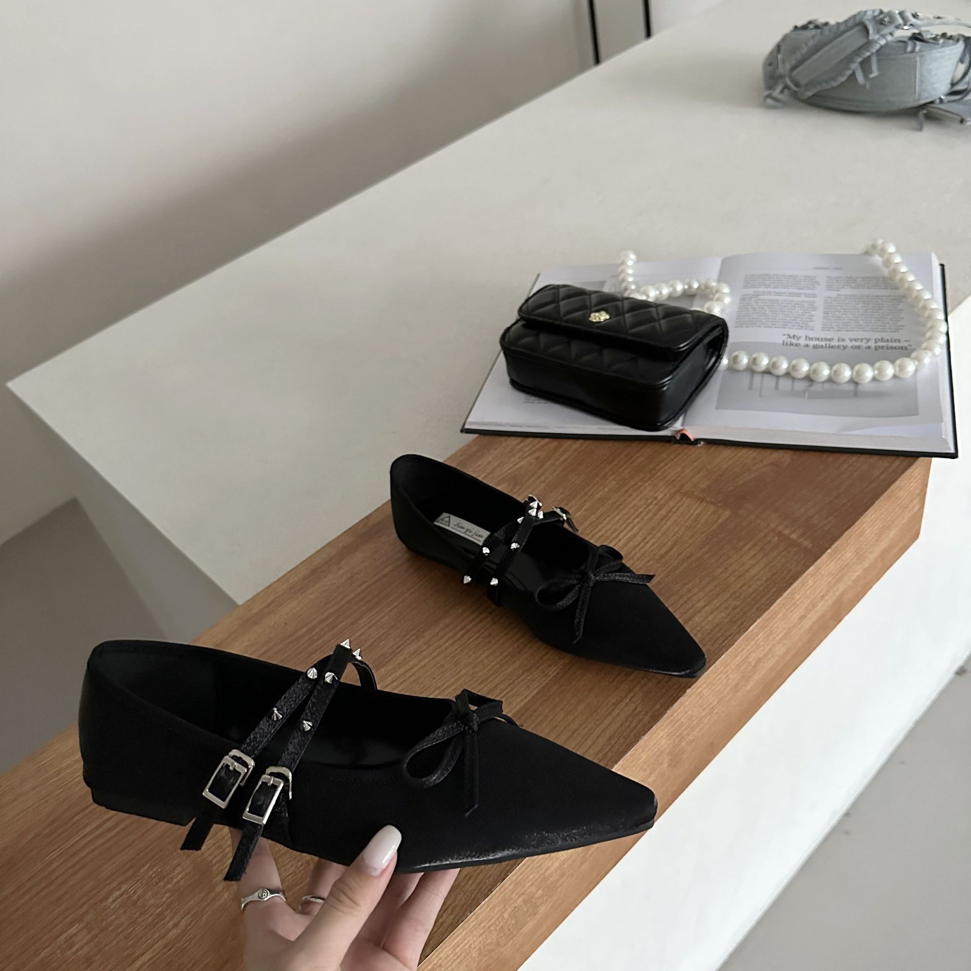 2024 Stagione primaverile e autunnale Nuovo arco, testa appuntita, bocca poco profonda, un gradino, superficie di seta rivettata, elegante piatto piccolo_voghion.com