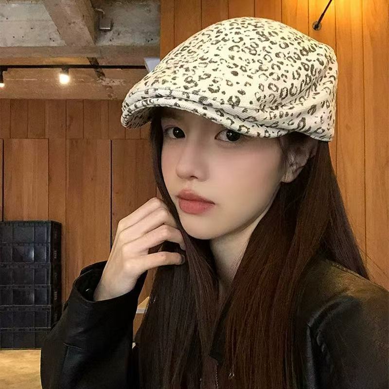 2025 新しい日本のレトロなフォワードハット女性の夏の古い多用途文学ベレー帽顔を小さくするキャスケット帽子|undefined