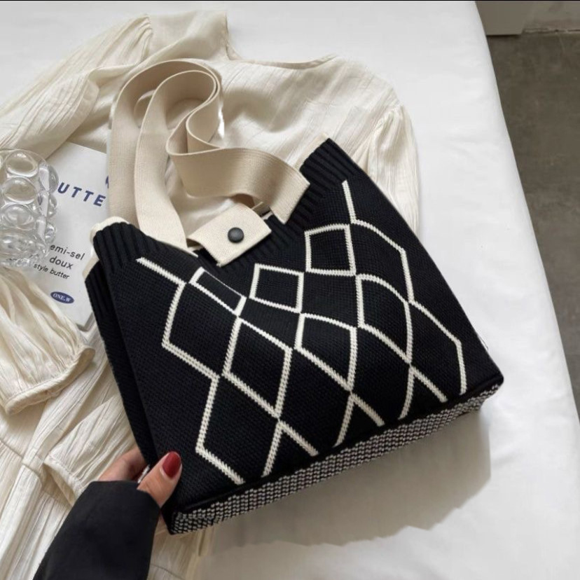 Korean-style knitted woolen bag for women, 2024 new stylish large-capacity handbag, versatile commuting single-shoulder tote bag details Picture