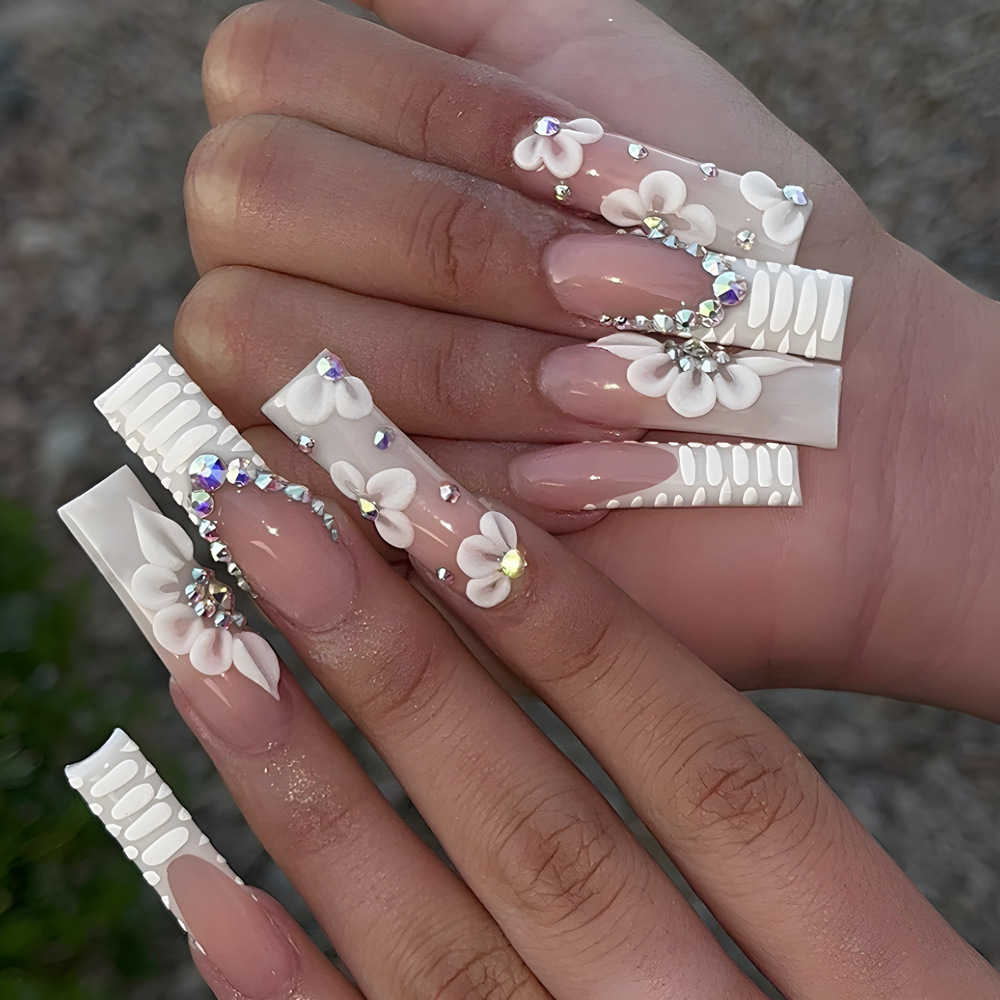 Dulce fresco ins estilo europeo y americano super largo tubo de agua desgaste de uñas blanco flor diamante francés falso uñas parche uñas