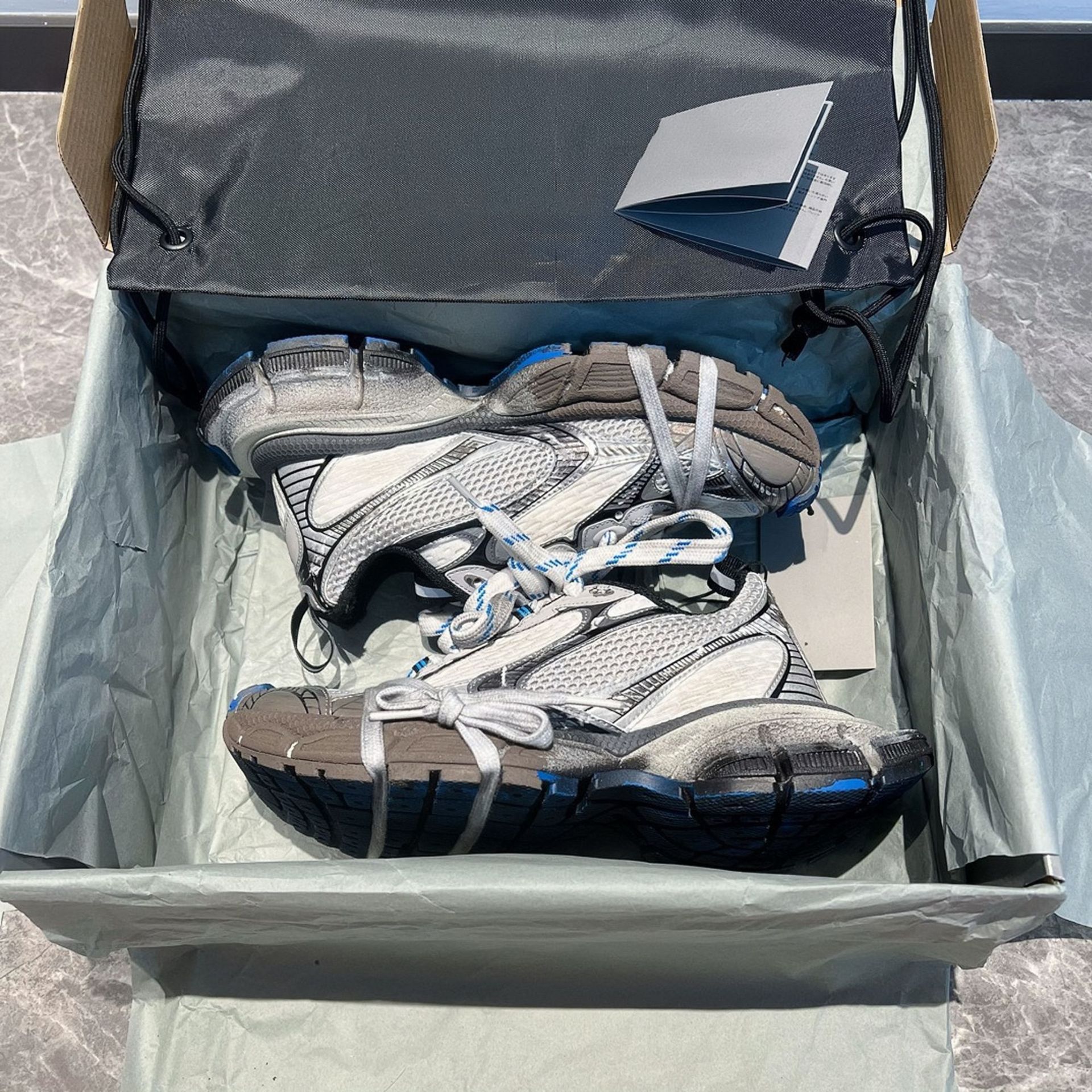 진흙처럼 파란색