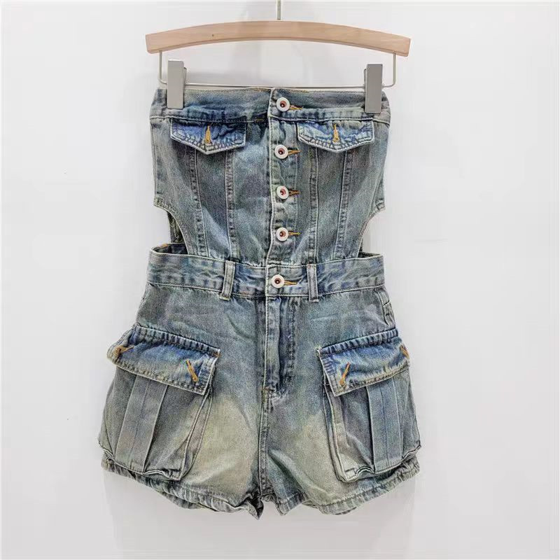 Pantalones cortos de mezclilla de una pieza con sentido del diseño de botones de productos europeos para mujer 24 verano nueva moda herramientas de reducción de edad a pantalones anchos