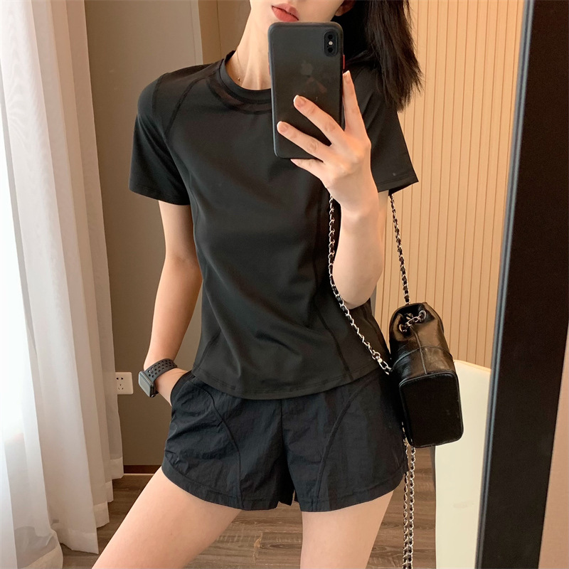 검은색
