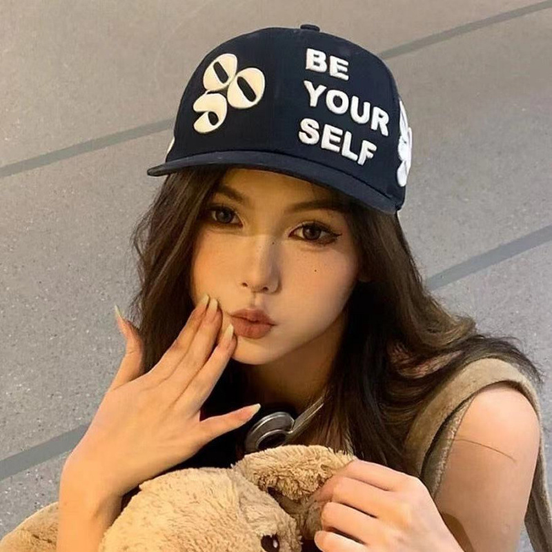 Calle americana bordada tridimensional letras pareja gorra de borde plano gorra de pato nuevo sombrero de béisbol de moda universal para hombres y mujeres
