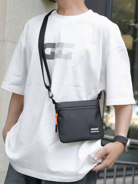 2025 new men's shoulder bag, casual crossbody bag, cross-border supply, fashionable and trendy men's backpack, water-resistant