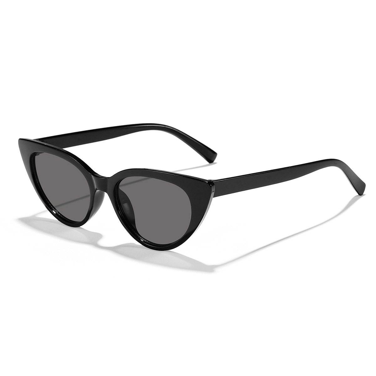 Nueva moda transfronteriza casual retro ojo de gato simple gafas de sol de montura pequeña europeas y americanas