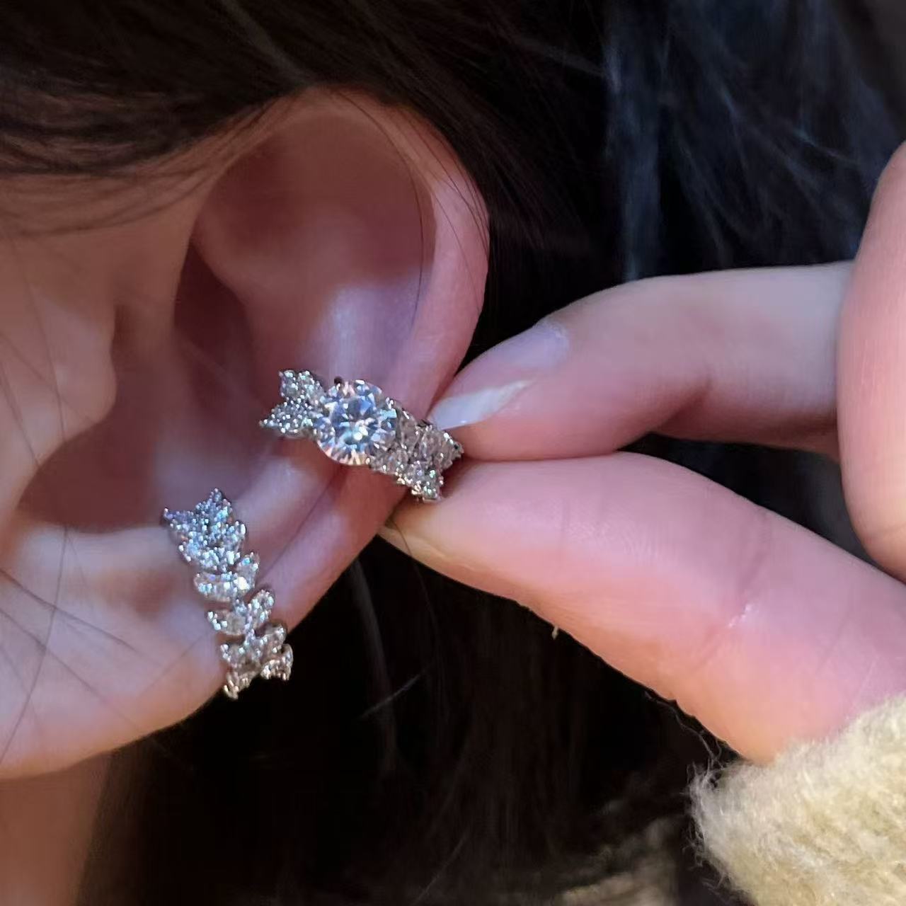 Small design universal ear clips
