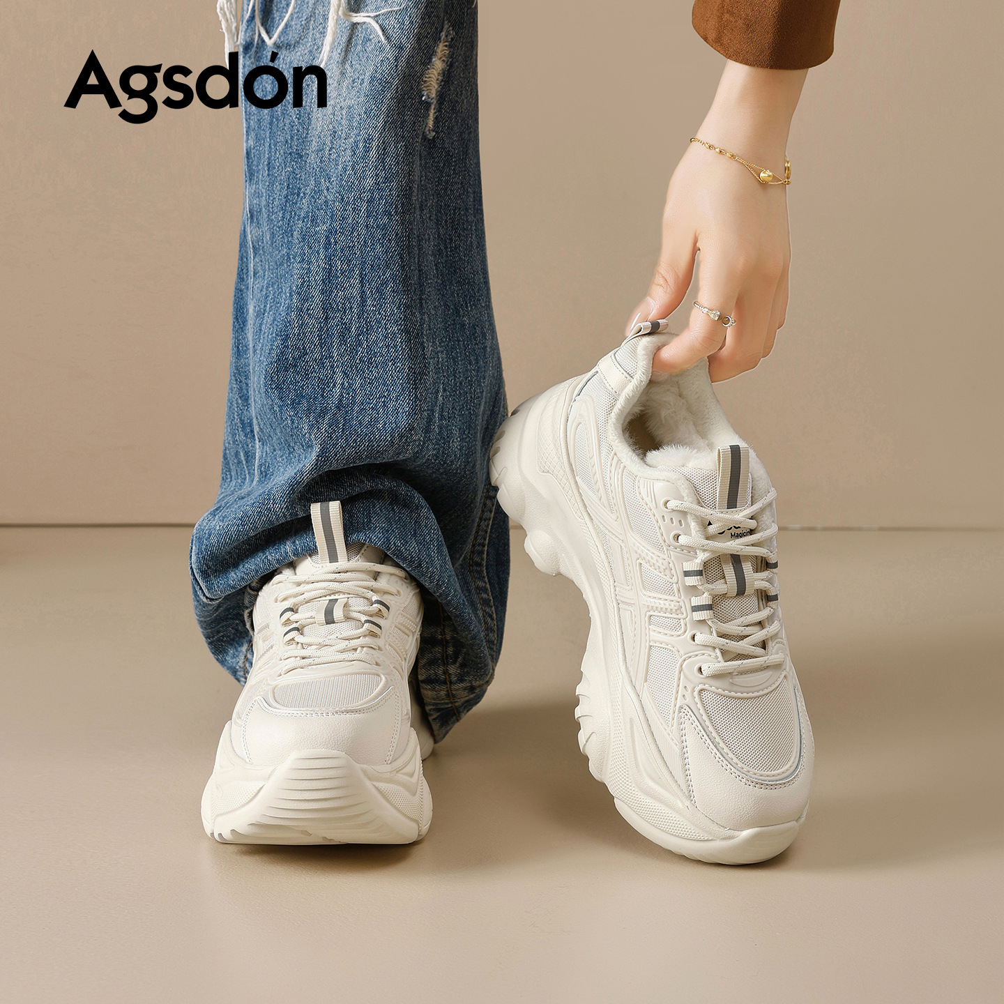 Augu Lion Deng Jia terciopelo zapatos de papá y mujer 2025 nuevo invierno engrosado terciopelo zapatos deportivos de algodón suela gruesa zapatos casuales