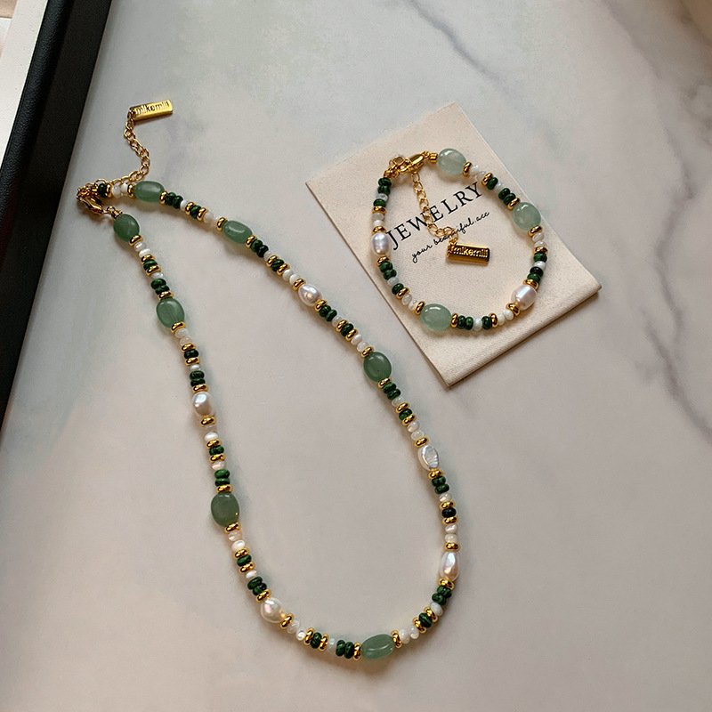 Colar de pérolas de água doce em pedra natural, corrente clavicular com contas coloridas e malaquita verde, estilo gargantilha de luxo para nichos._voghion.com