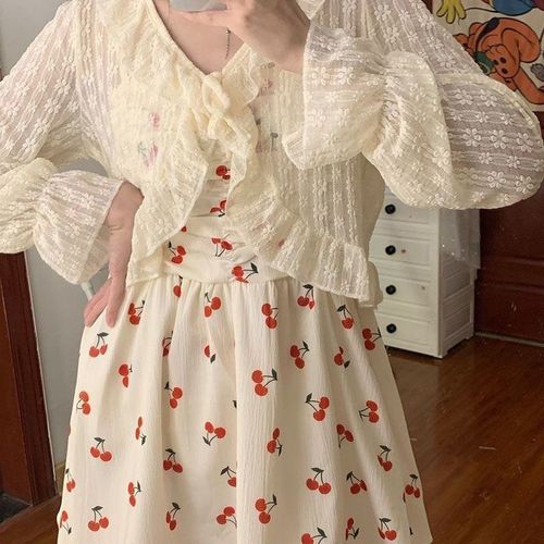 Apricot-colored lace ruffled sun-protection cardigan coat—thin, cropped, and ultra-fairy-like with a delicate tied-strap design for a sweet, gentle vibe.