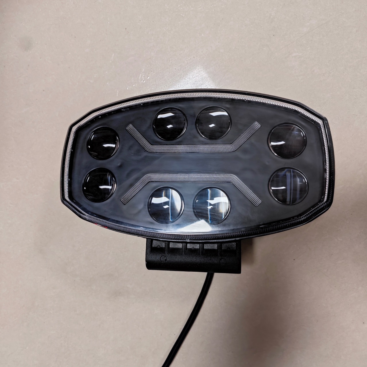 Suministro de alta calidad adecuado para luces de trabajo, luces de perfil, luces de camión europeas, luces de parachoques, luces de automóviles