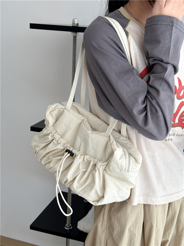 Pleated high-end underarm niche commuting tote shoulder feminine temperament, new high-capacity nylon bag, female_voghion.com