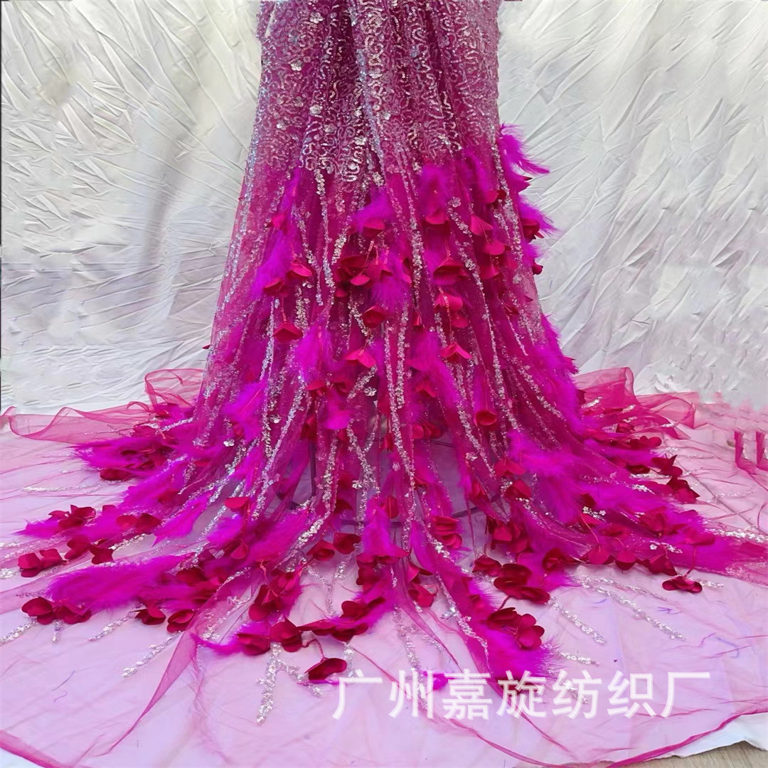 Europa y América manuales cuentas de plumas bordadas flores tridimensionales vestido de boda vestido de noche tela bordada esquinilla vestido de desfile tela