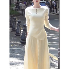 法式气质温柔风针织连衣裙子女秋冬季2025新款小个子斜肩套装长裙
