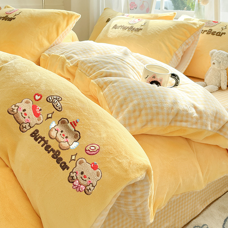 Cama de cama de cuatro piezas de seda de cama de coral más cubierta de edredón de invierno de peluche de franela dormitorio de tres piezas 4