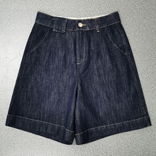 Women's lightweight washed denim Bermuda shorts detail 5