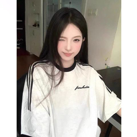여성용 100% 면 반팔 티셔츠 2024 새로운 핫 스타일 루즈한 이른 봄 여름 의류 미국 디자인 오른쪽 어깨 반팔