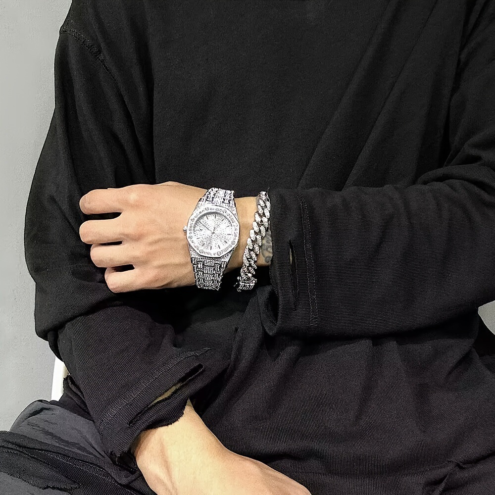 Conjunto de pulseira masculina e relógio com strass e estrela_voghion.com