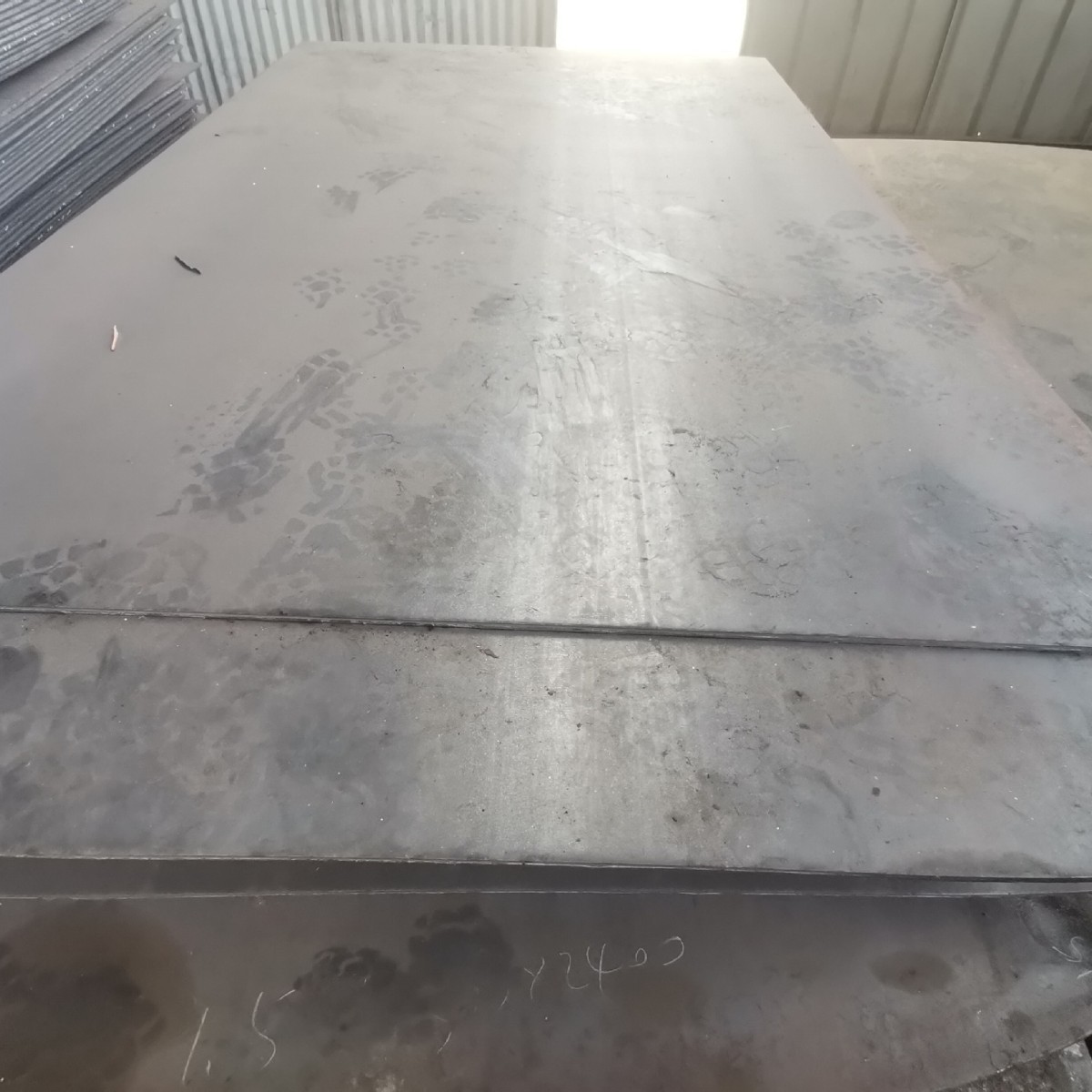 Pallet de madera sólida cartón de madera sólida pallet de madera sin fumigación    Placa de madera para carretilla elevadora especial para logística