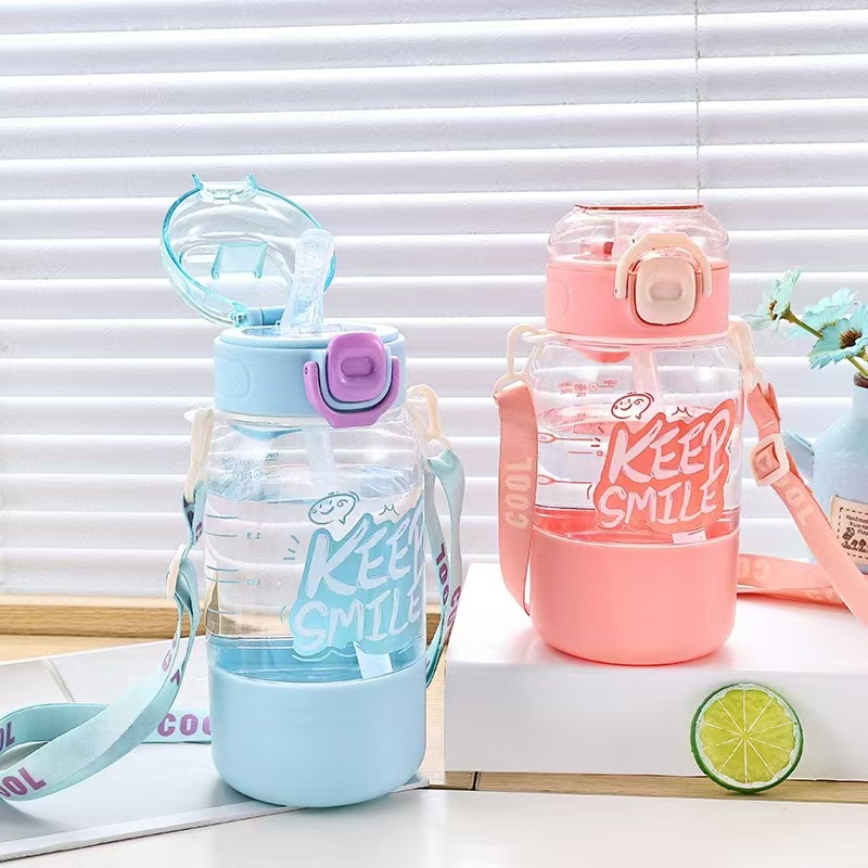 Xinbei2025 tazas de agua para niños verano nuevo jardín de infantes bebés tazas de paja deportivas al aire libre hervidor portátil