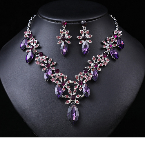 Source factory European and American accessories exaggerated retro necklace set women's luxury crystal banquet dress accessories clavicle chain