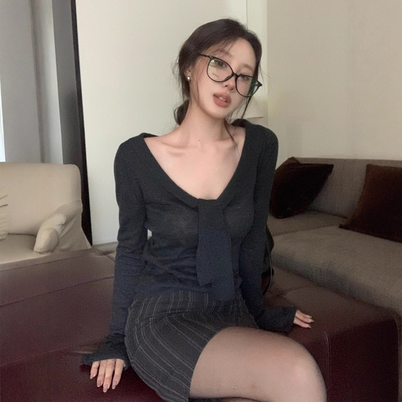 卡其色飘带v领长袖针织衫女秋季修身显瘦打底衫纯色chic百搭上衣|undefined
